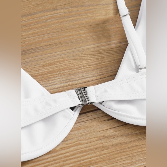 🤍 SOLD 🤍 Underwire Bikini Top - Picture 3 of 12